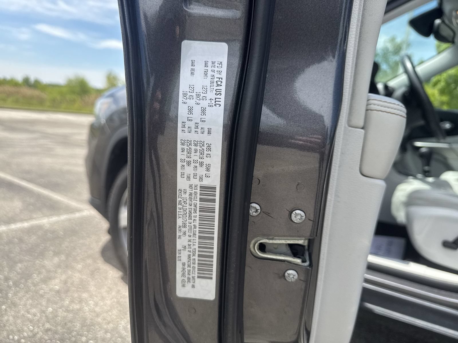 Used 2019 Jeep Cherokee Limited w/ Luxury Group FWD image 35