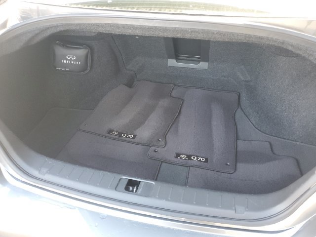 Used 2019 INFINITI Q70 Luxe w/ Sport Package RWD image 6