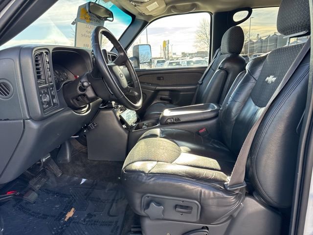 Used 2002 Chevrolet Avalanche 2500 image 16