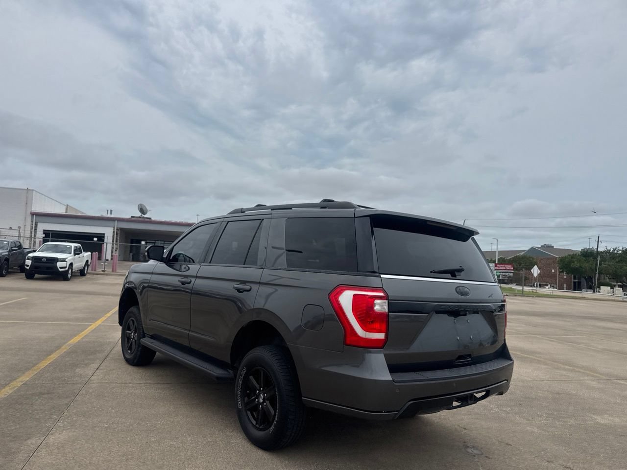 Used 2019 Ford Expedition XLT w/ Equipment Group 201A RWD image 17