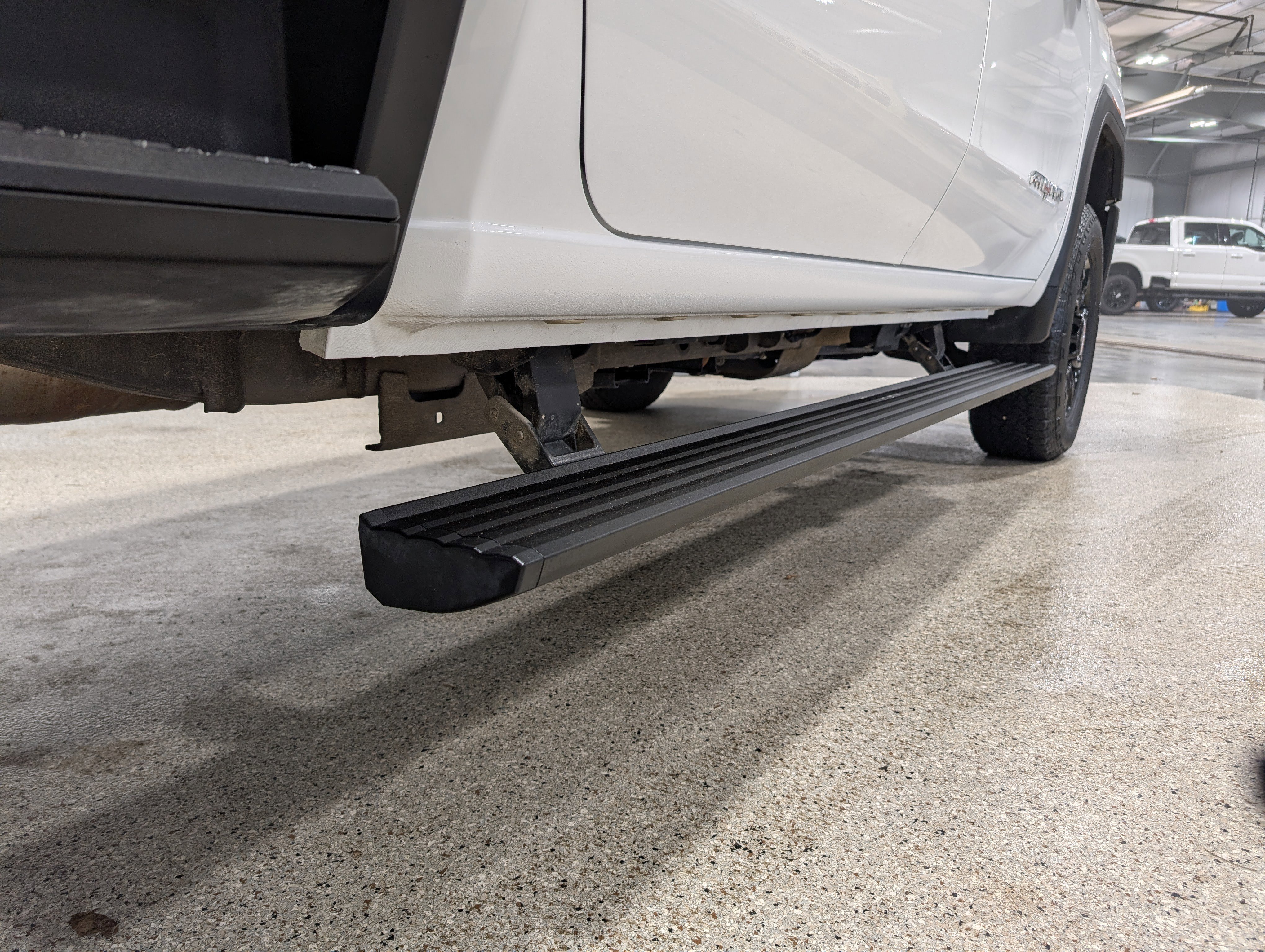 Used 2025 GMC Sierra 2500 AT4 w/ AT4 Premium Plus Package image 11