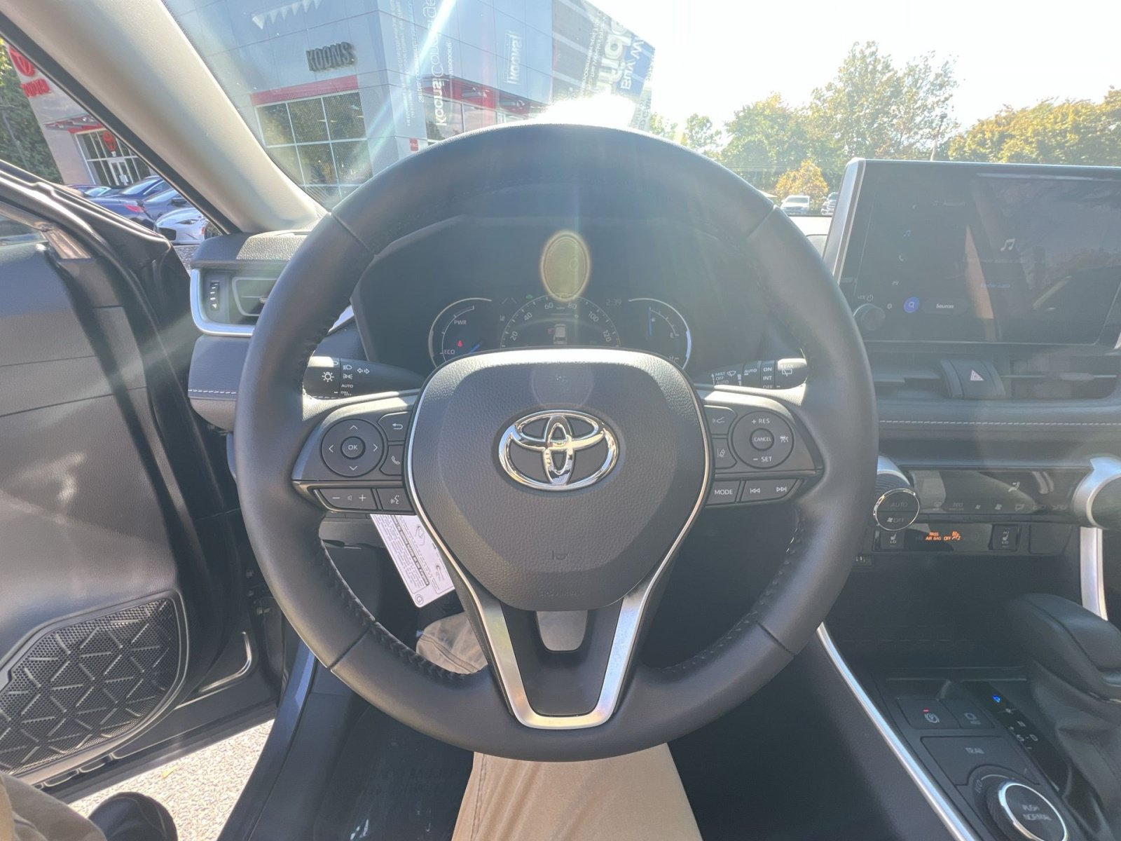 Used 2025 Toyota RAV4 XLE w/ Weather Package AWD/4WD image 16