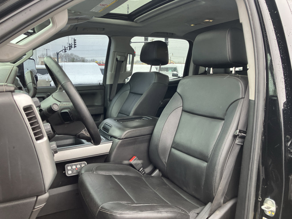 Used 2018 Chevrolet Silverado 2500 LTZ image 30
