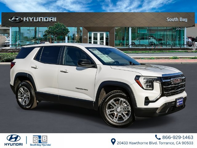 Used 2026 GMC Terrain Elevation FWD image 1