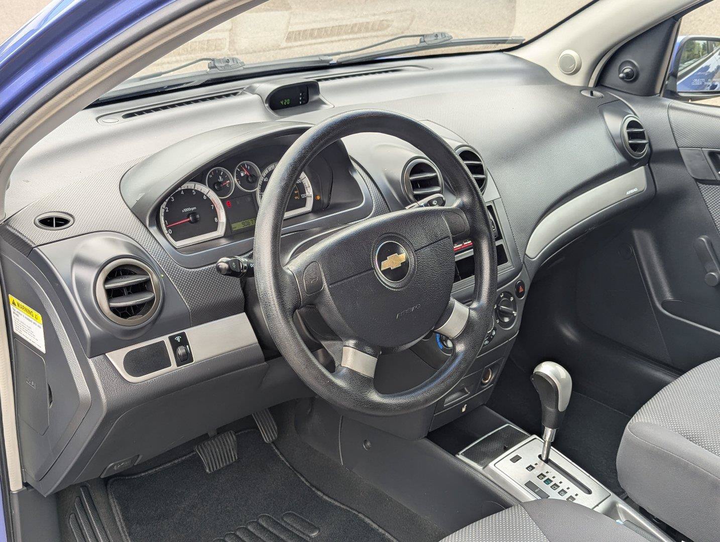 Used 2009 Chevrolet Aveo LT FWD image 12