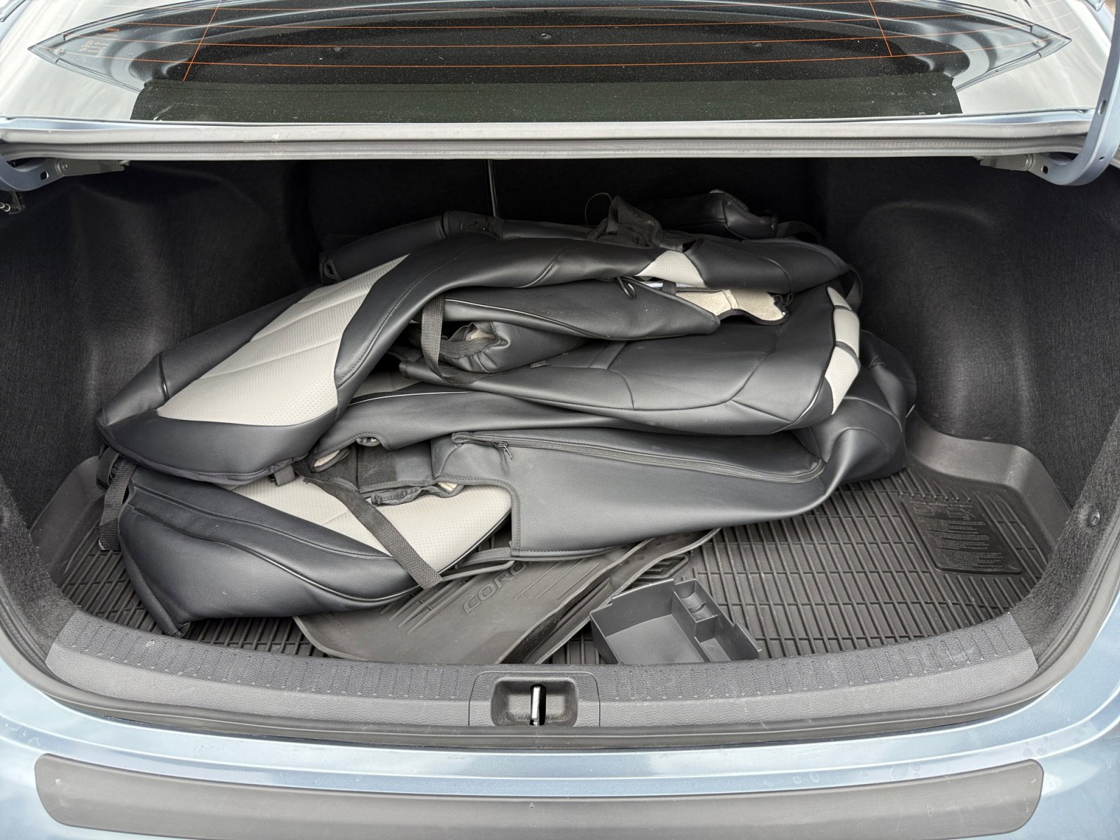 Used 2024 Toyota Corolla LE w/ LE Convenience Package FWD image 17