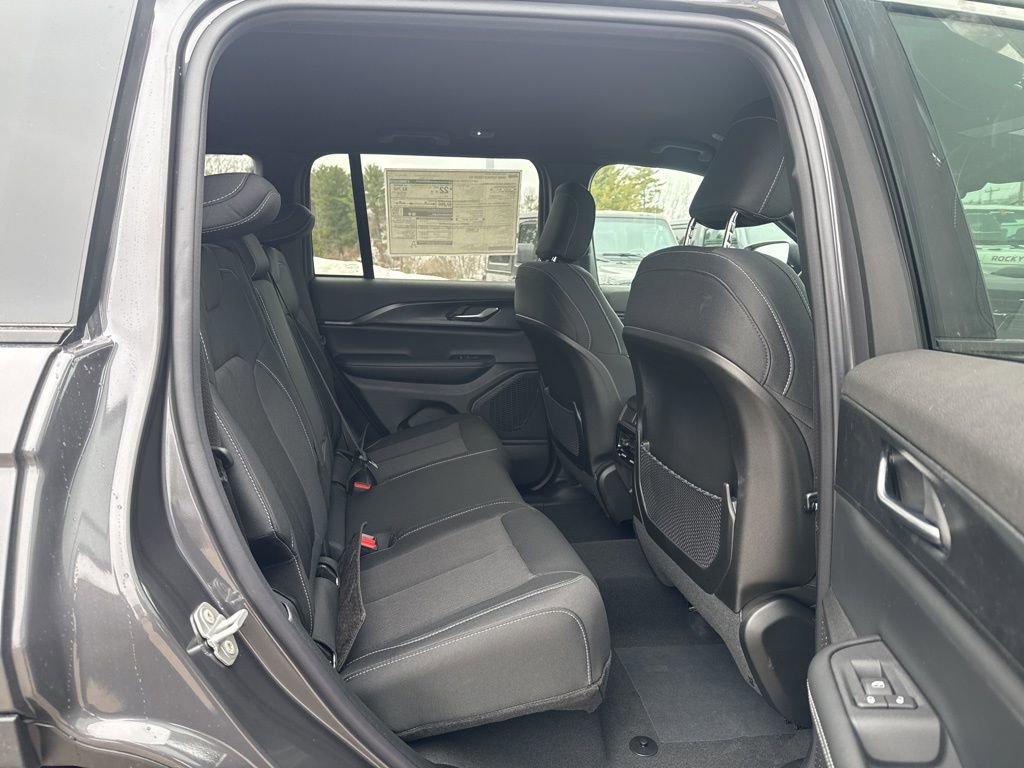 New 2026 Jeep Grand Cherokee Laredo image 25