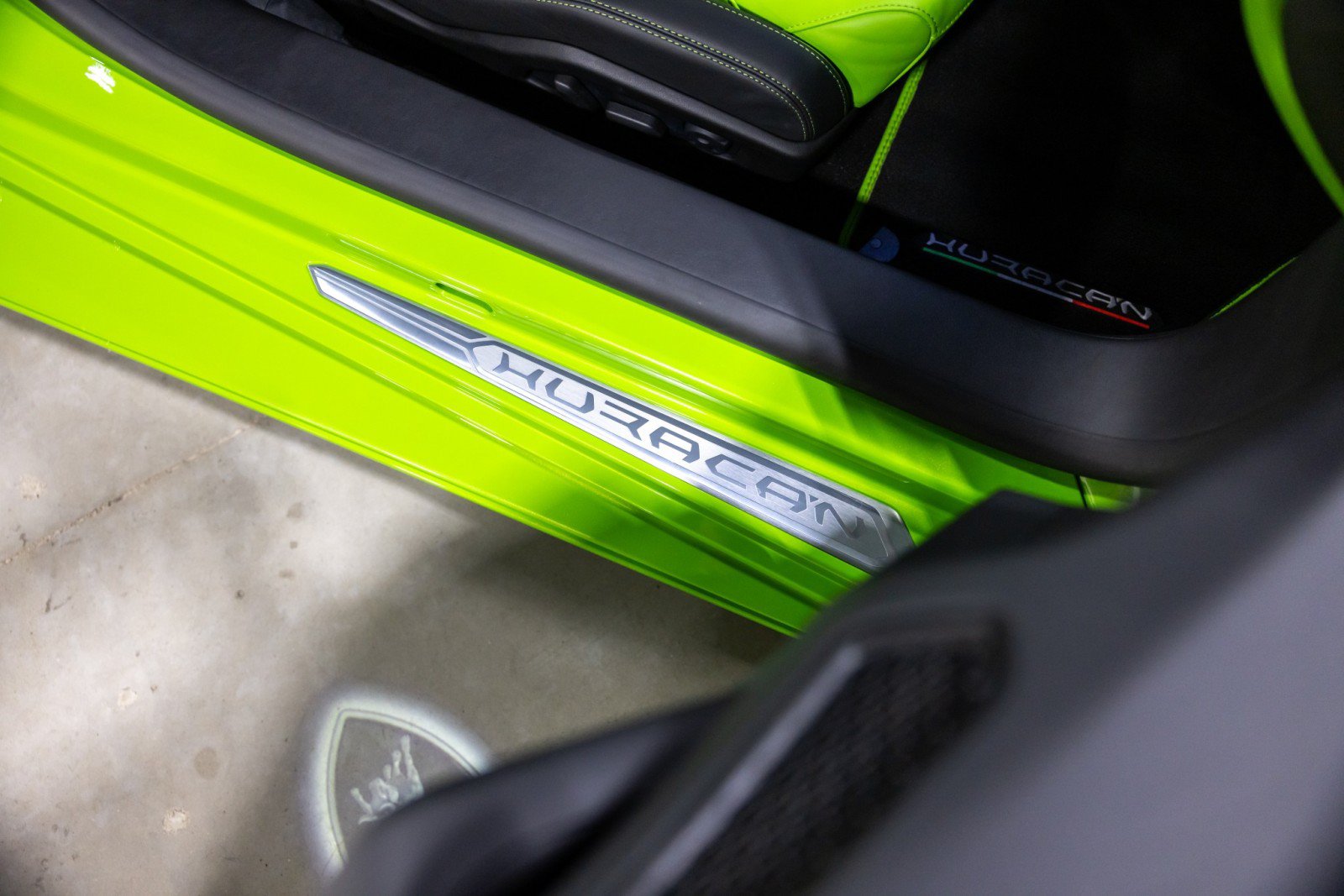 Used 2023 Lamborghini Huracan EVO AWD/4WD image 32
