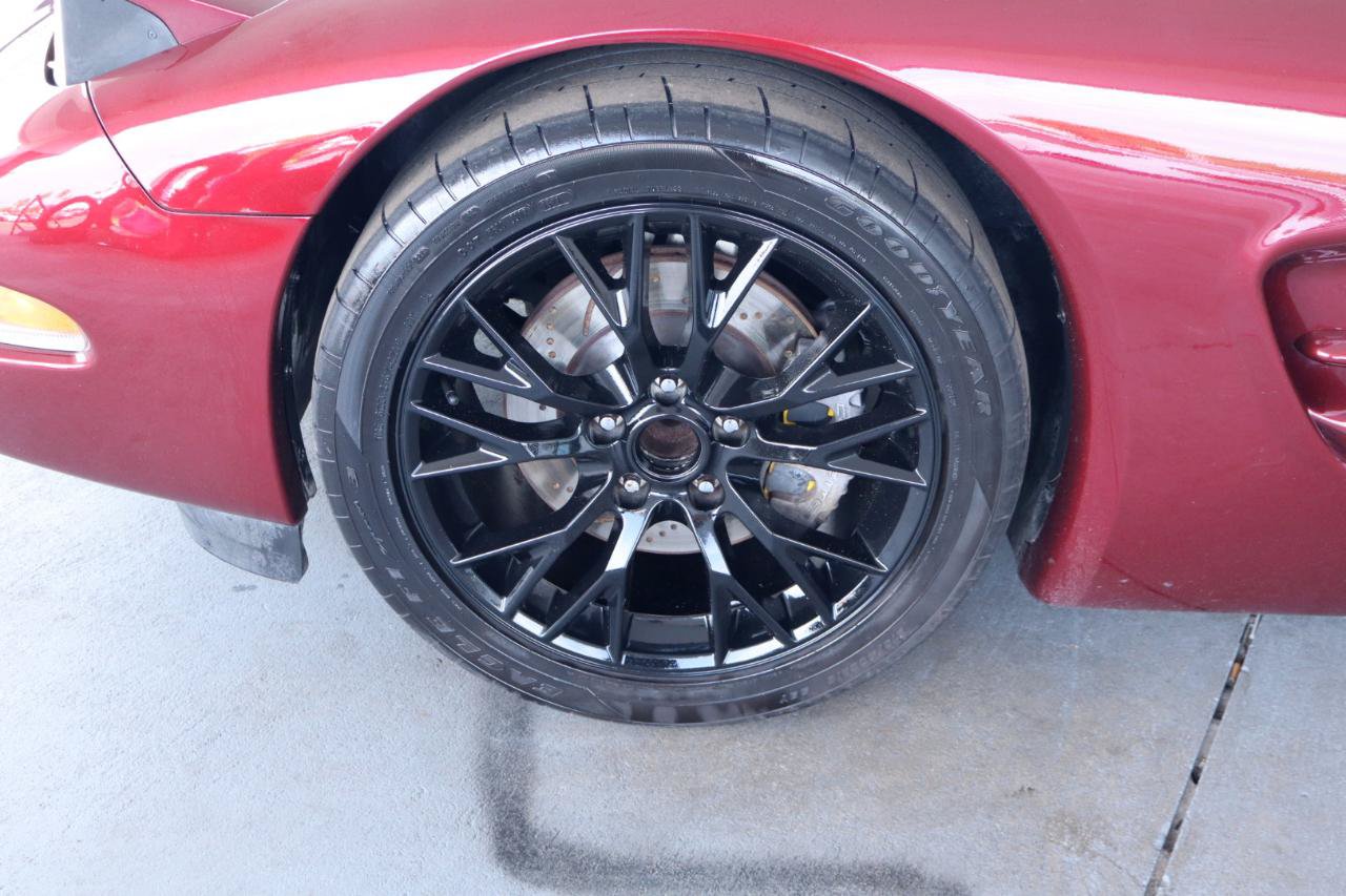 Used 2003 Chevrolet Corvette Coupe w/ Preferred Equipment Group RWD image 12