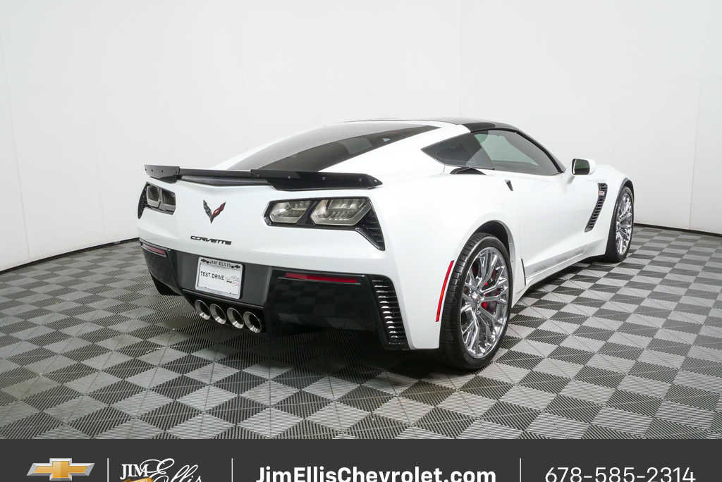 Certified 2015 Chevrolet Corvette Z06 w/ 3LZ Preferred Equipment Group image 3