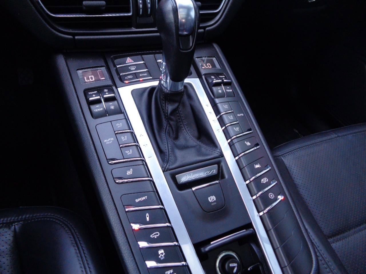 Used 2021 Porsche Macan GTS image 9