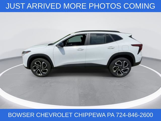 Certified 2025 Chevrolet Trax RS w/ Driver Confidence Package image 5