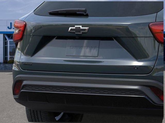 New 2026 Chevrolet Trax LT w/ Driver Confidence Package FWD image 14