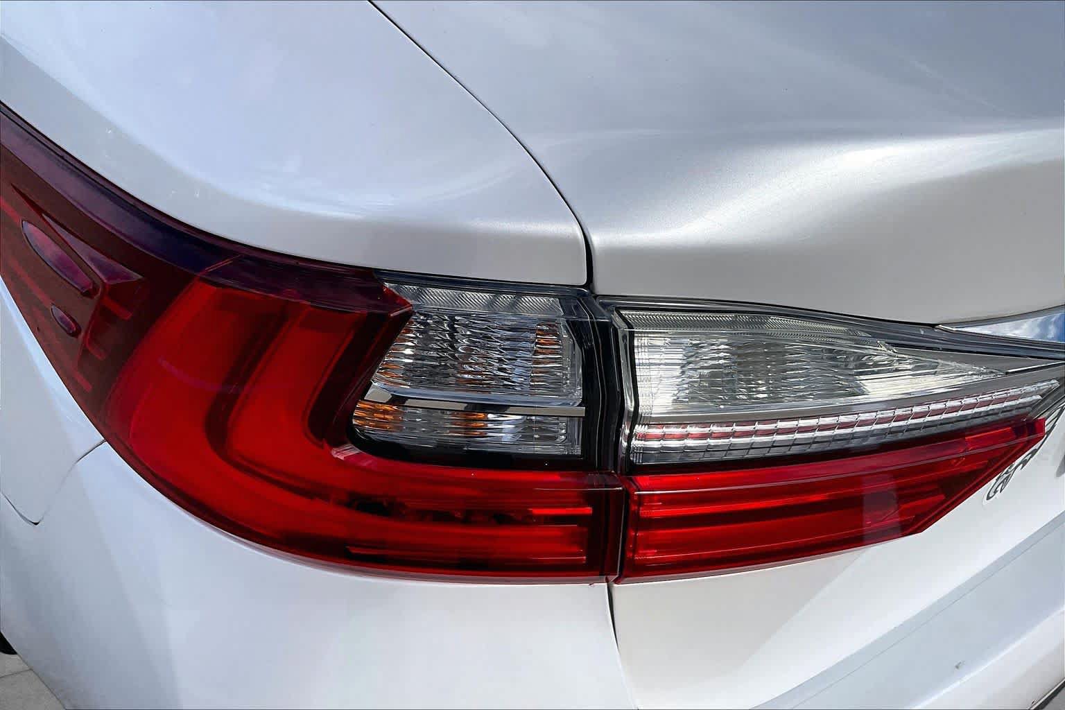 Used 2016 Lexus ES 350 w/ Premium Package w/Wood Trim FWD image 27