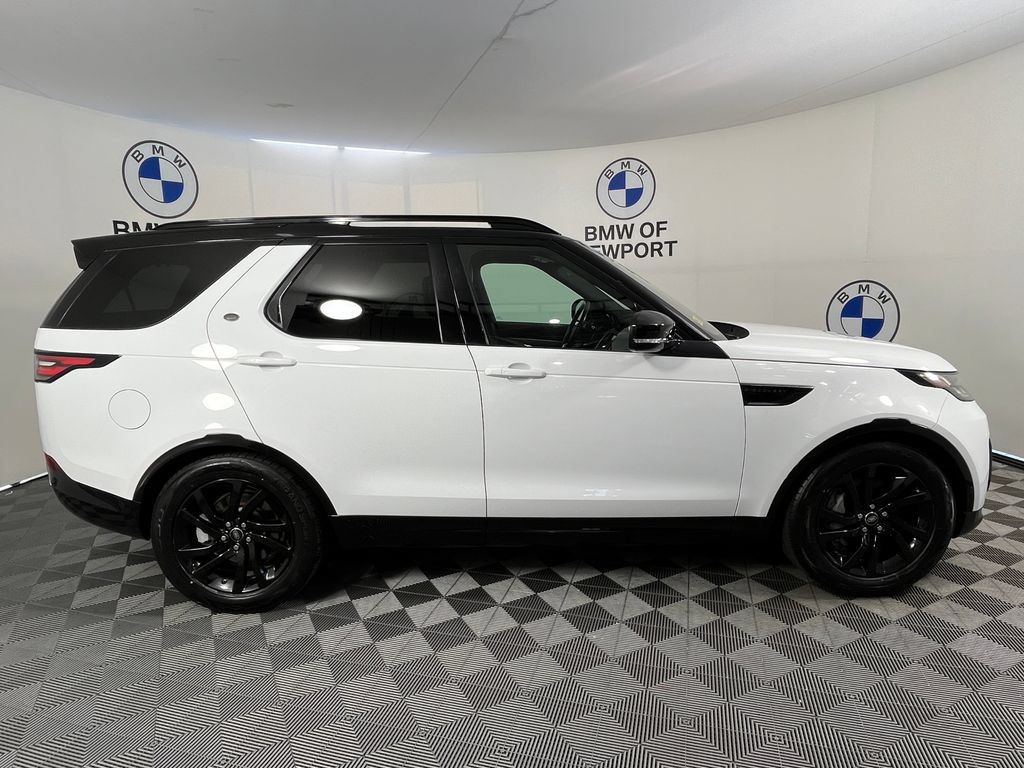 Used 2020 Land Rover Discovery Landmark AWD/4WD image 11
