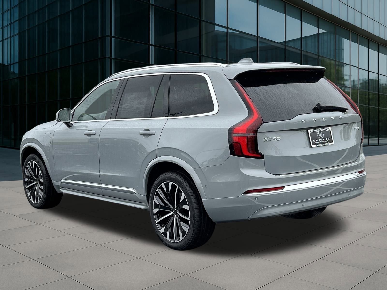 New 2026 Volvo XC90 T8 Plus image 3