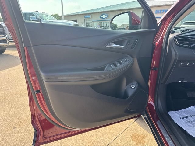 Used 2023 Buick Encore GX Essence w/ Experience Buick Package FWD image 13