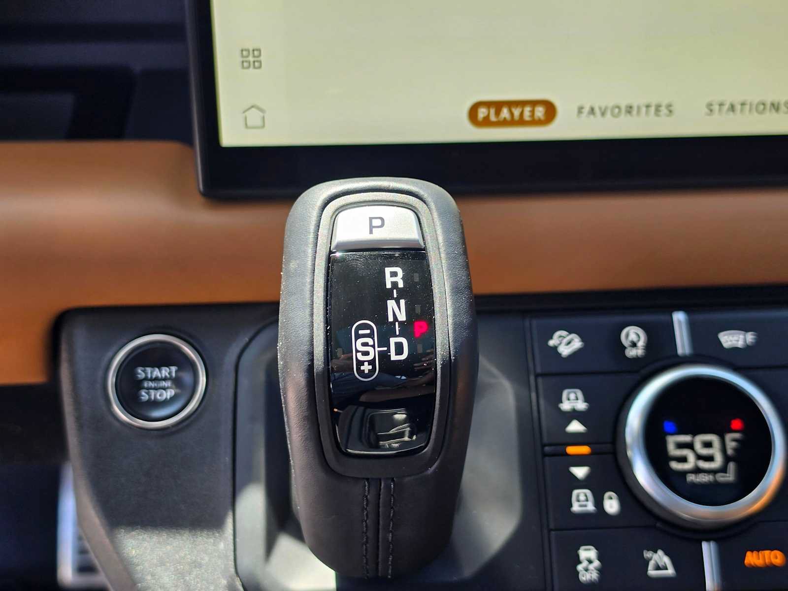 Used 2024 Land Rover Defender 130 X AWD/4WD image 37