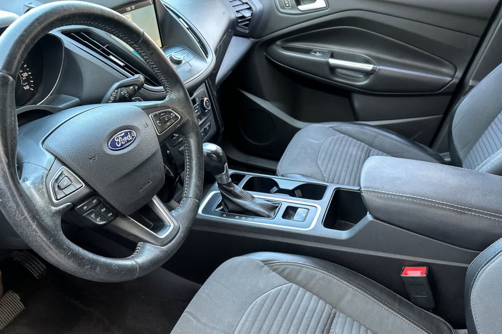 Used 2018 Ford Escape SE w/ SE Sport Appearance Package FWD image 14