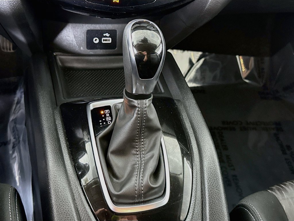 Used 2020 Nissan Rogue SV FWD image 8