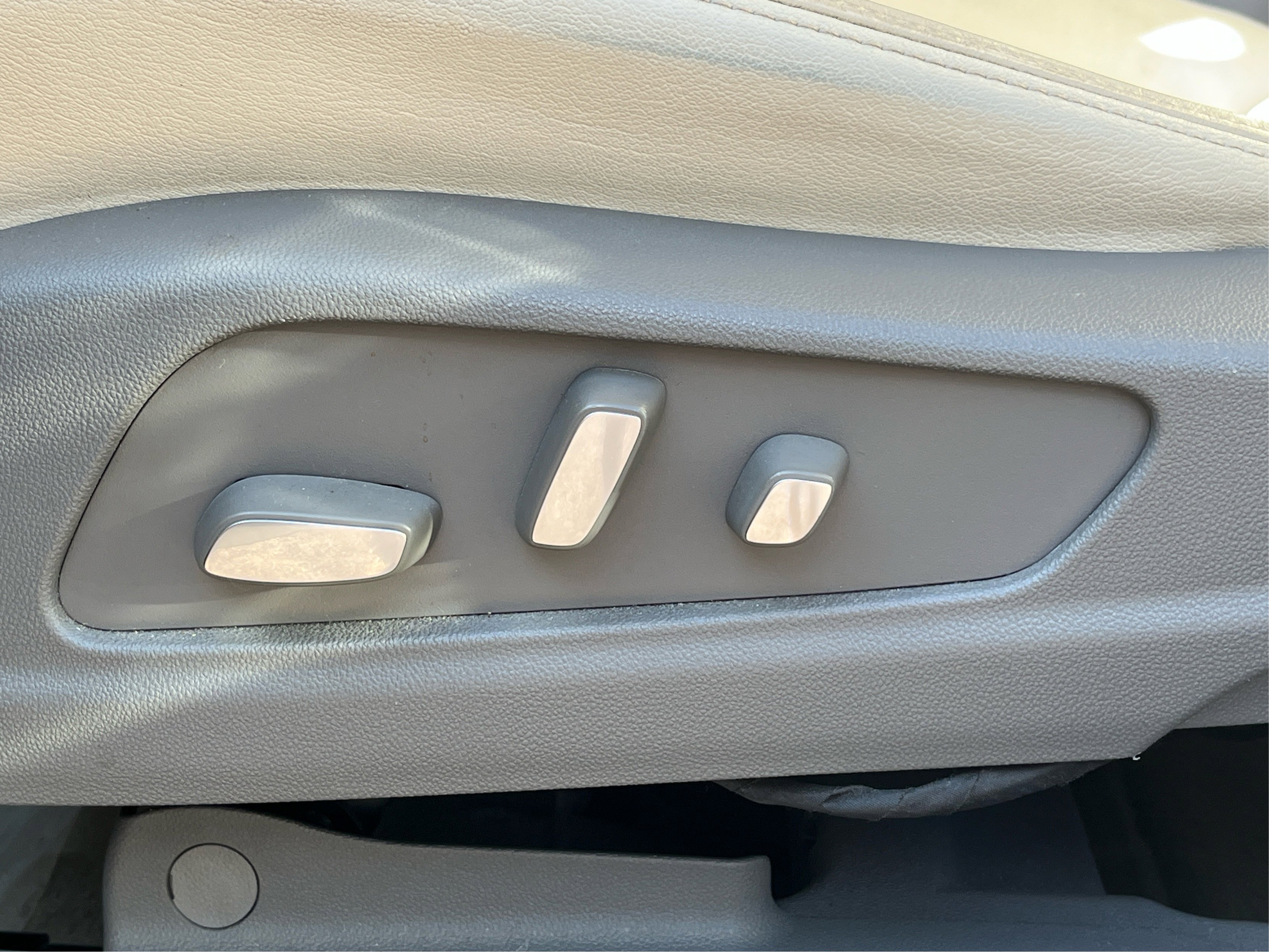 Used 2022 Cadillac XT6 Premium Luxury w/ Technology Package AWD/4WD image 23