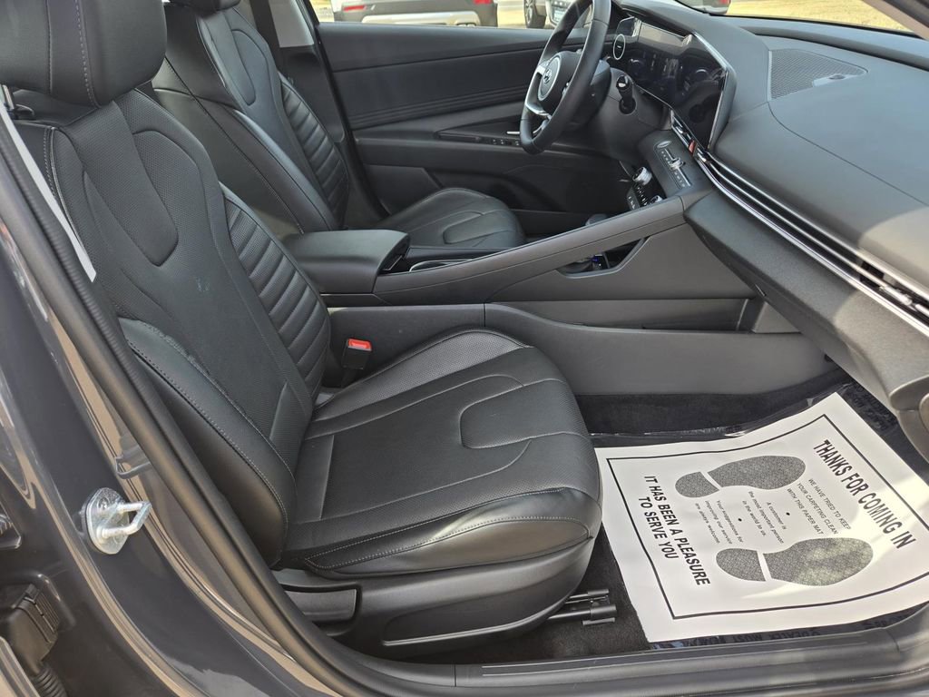 Used 2023 Hyundai Elantra Limited FWD image 8