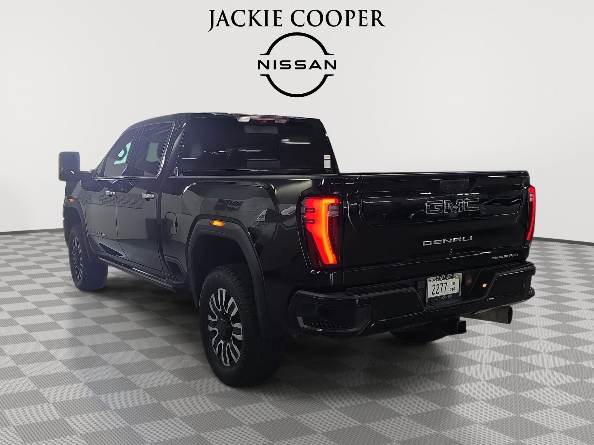 Used 2025 GMC Sierra 2500 Denali Ultimate w/ Max Trailering Package AWD/4WD image 7