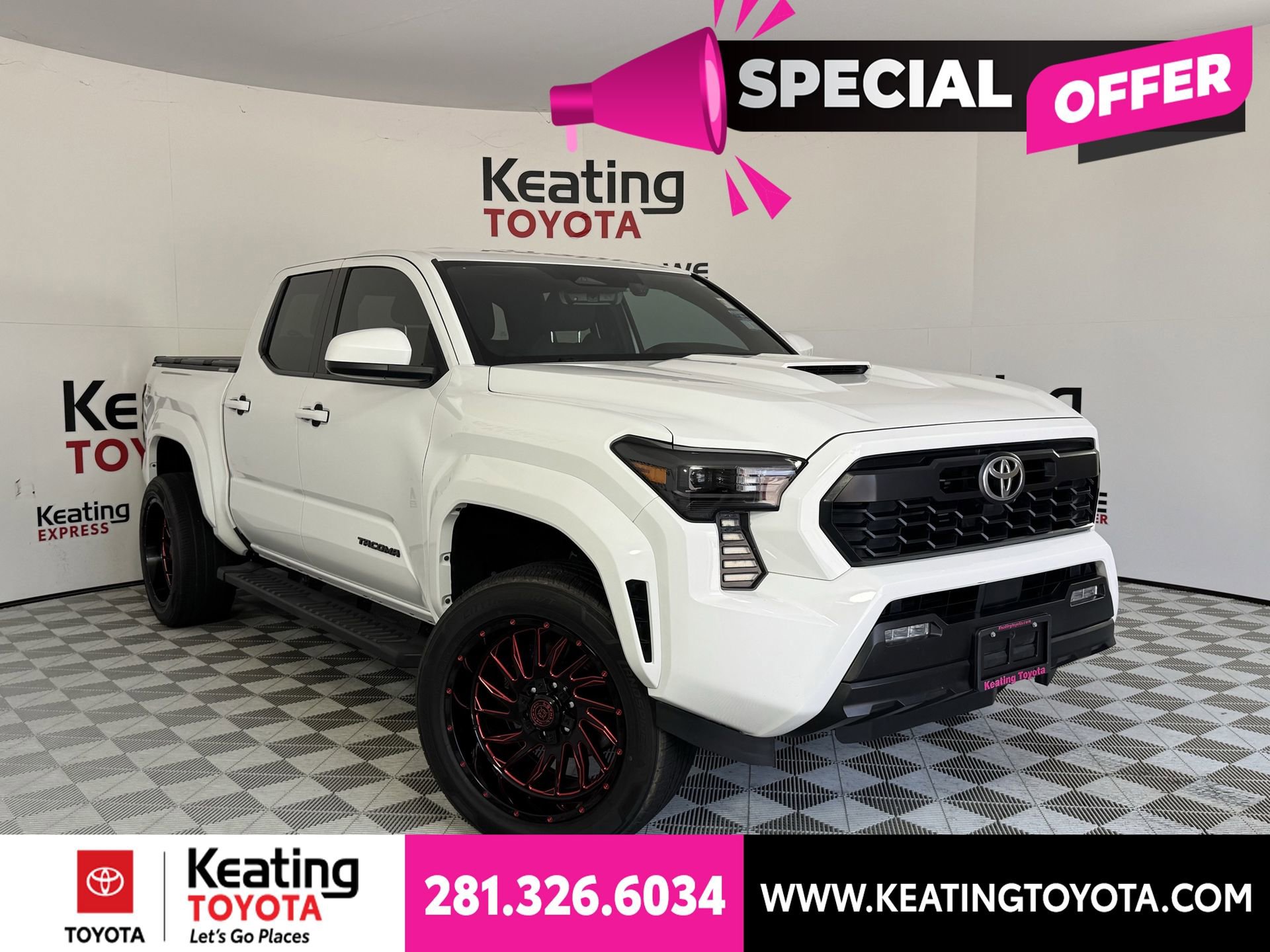 Used 2024 Toyota Tacoma TRD Sport AWD/4WD image 2