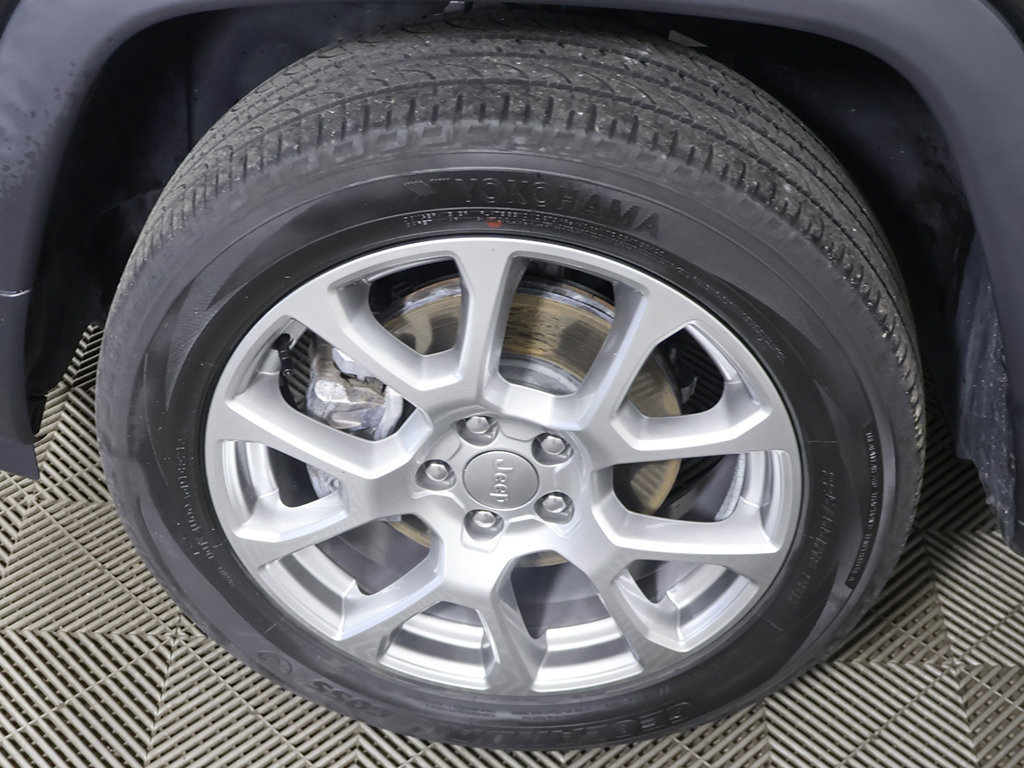 Used 2022 Jeep Compass Latitude AWD/4WD image 16
