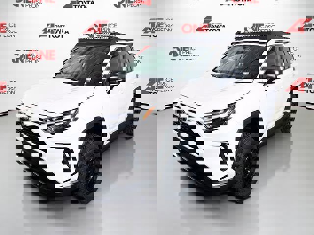 New 2025 Toyota RAV4 LE video 3