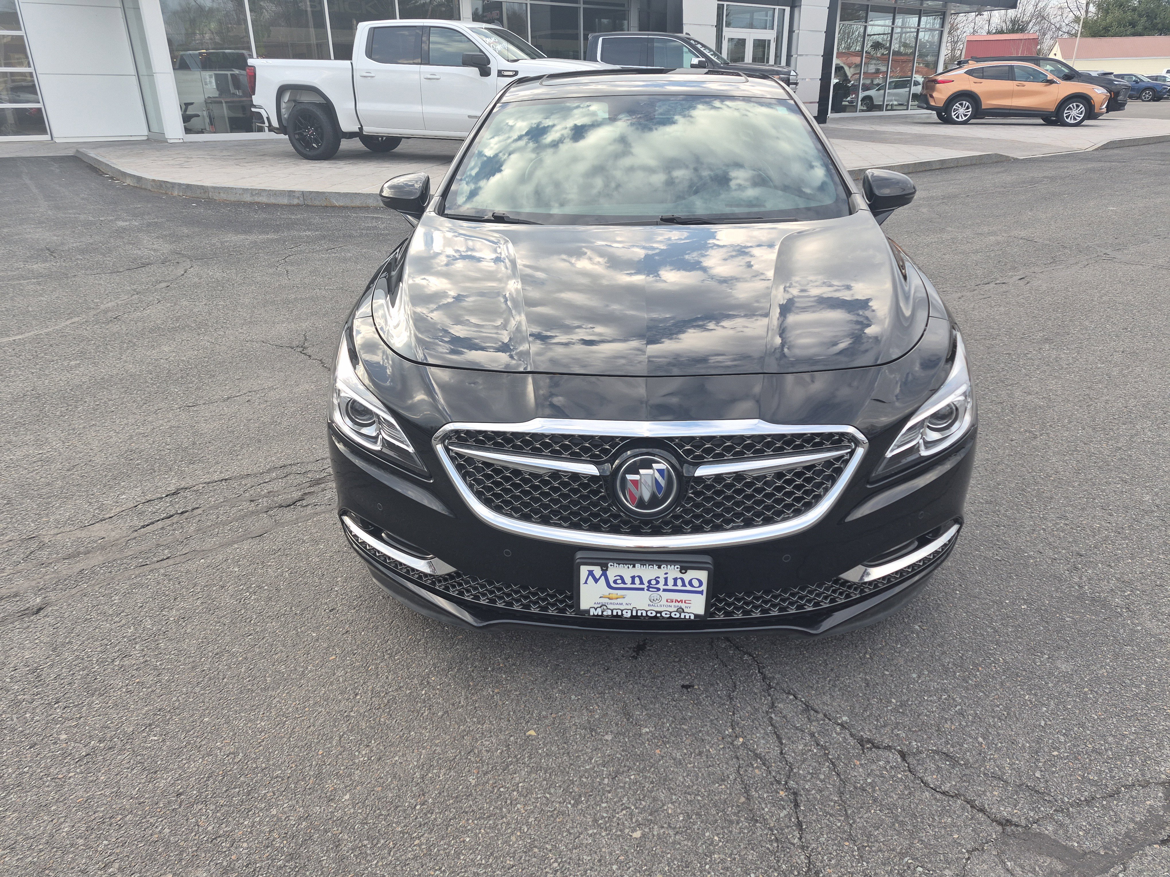 Used 2018 Buick LaCrosse Avenir w/ Driver Confidence Package #2 image 9