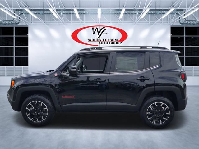 Used 2023 Jeep Renegade Trailhawk w/ Trailer Tow Group AWD/4WD image 7