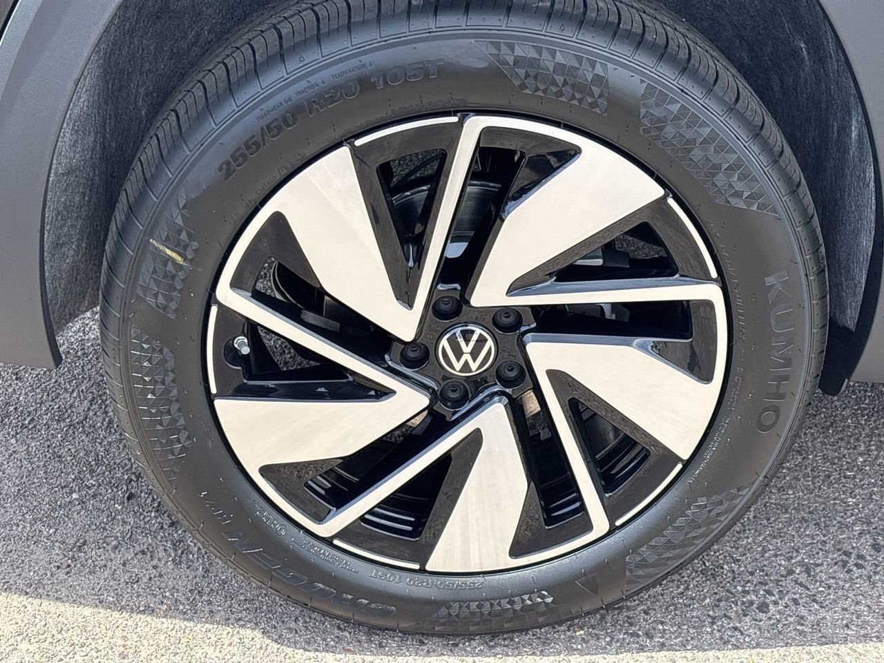 New 2026 Volkswagen Atlas SE image 6