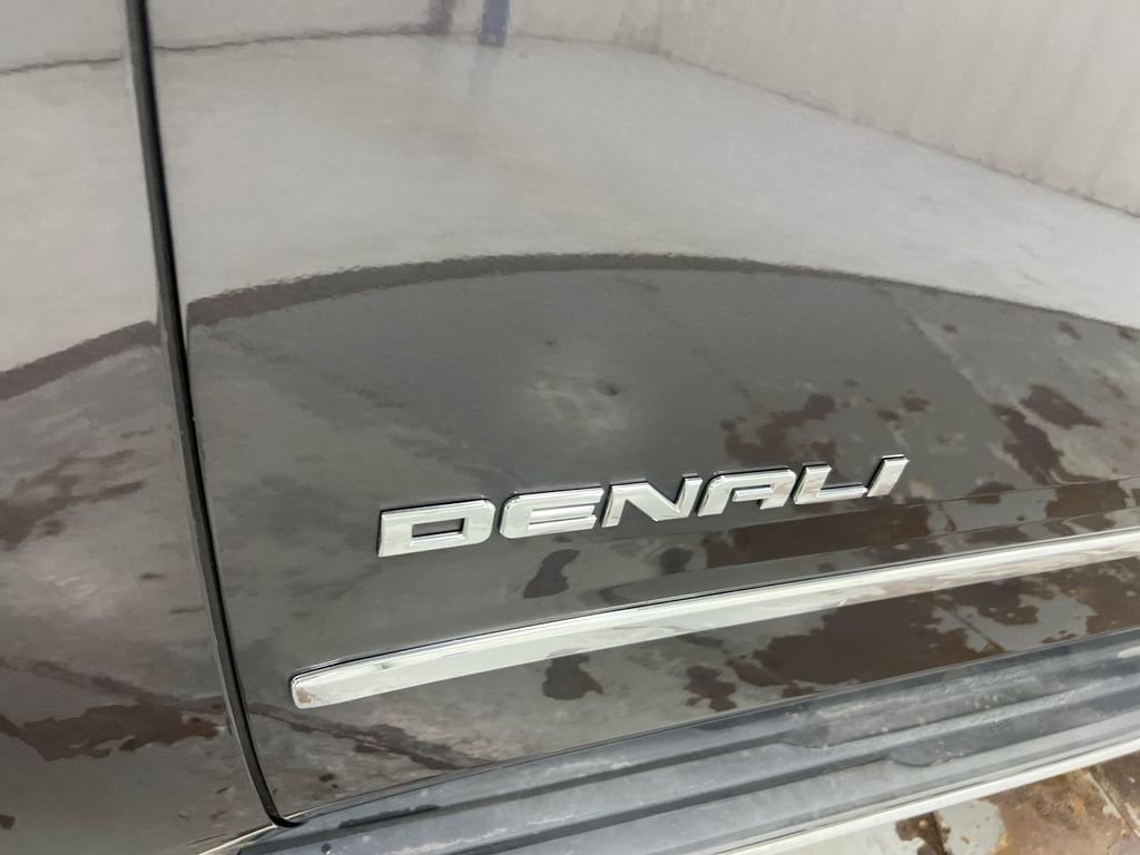 Used 2015 GMC Yukon XL Denali w/ Touring Package AWD/4WD image 28