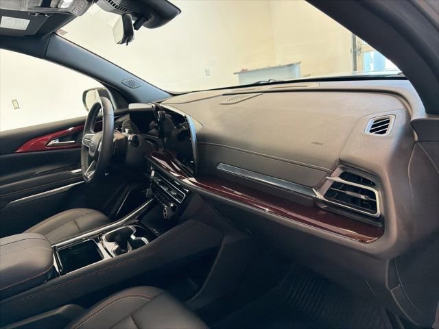 Used 2025 Chevrolet Traverse Z71 w/ Enhanced Driving Package image 39