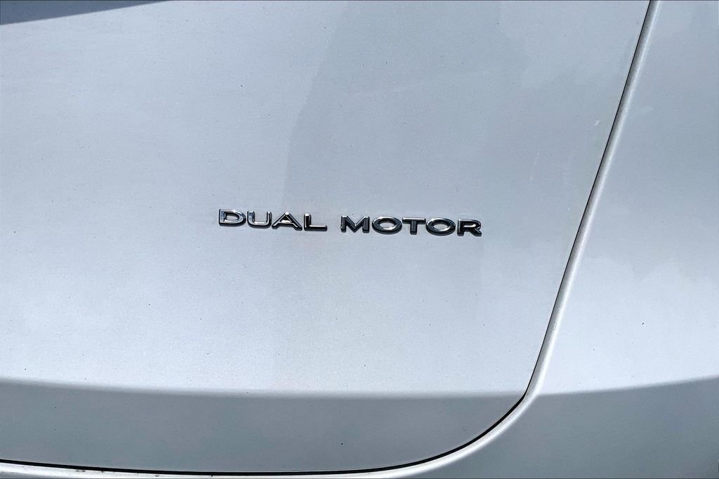 Used 2024 Tesla Model Y Long Range AWD/4WD image 22