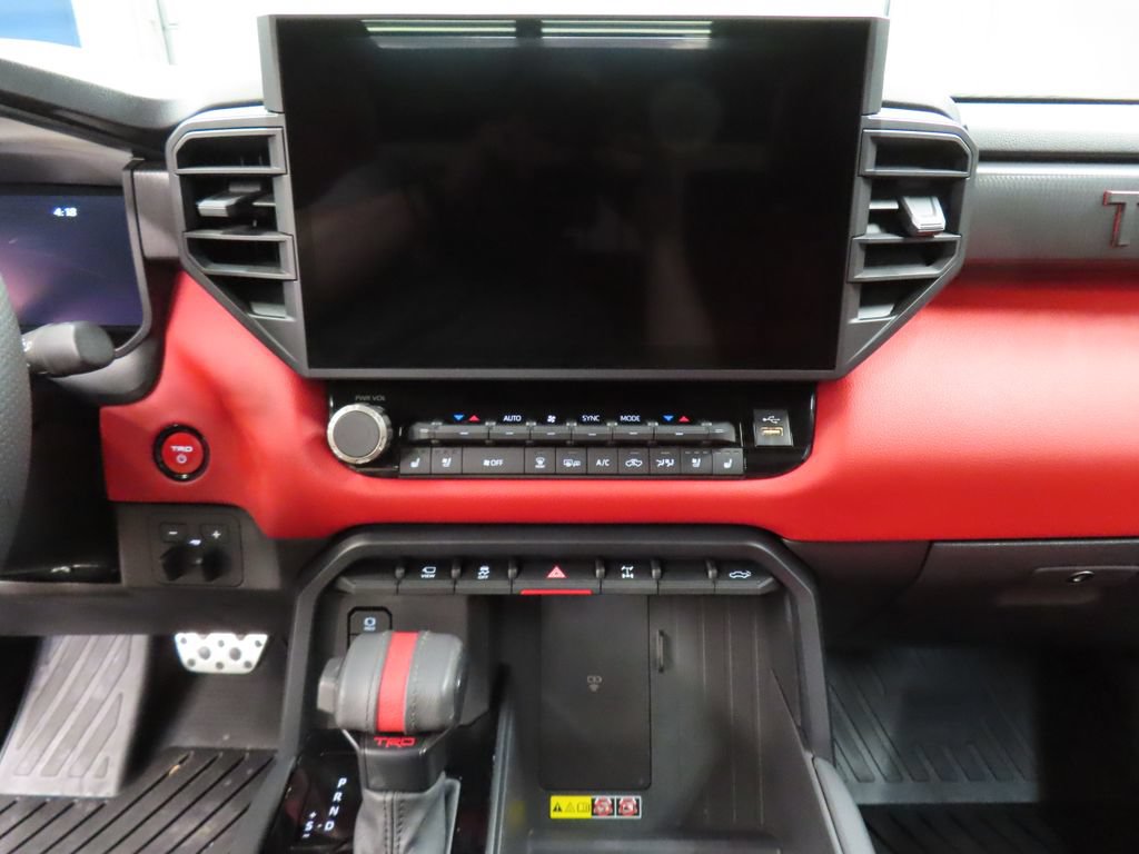 Used 2025 Toyota Tundra Limited AWD/4WD image 16