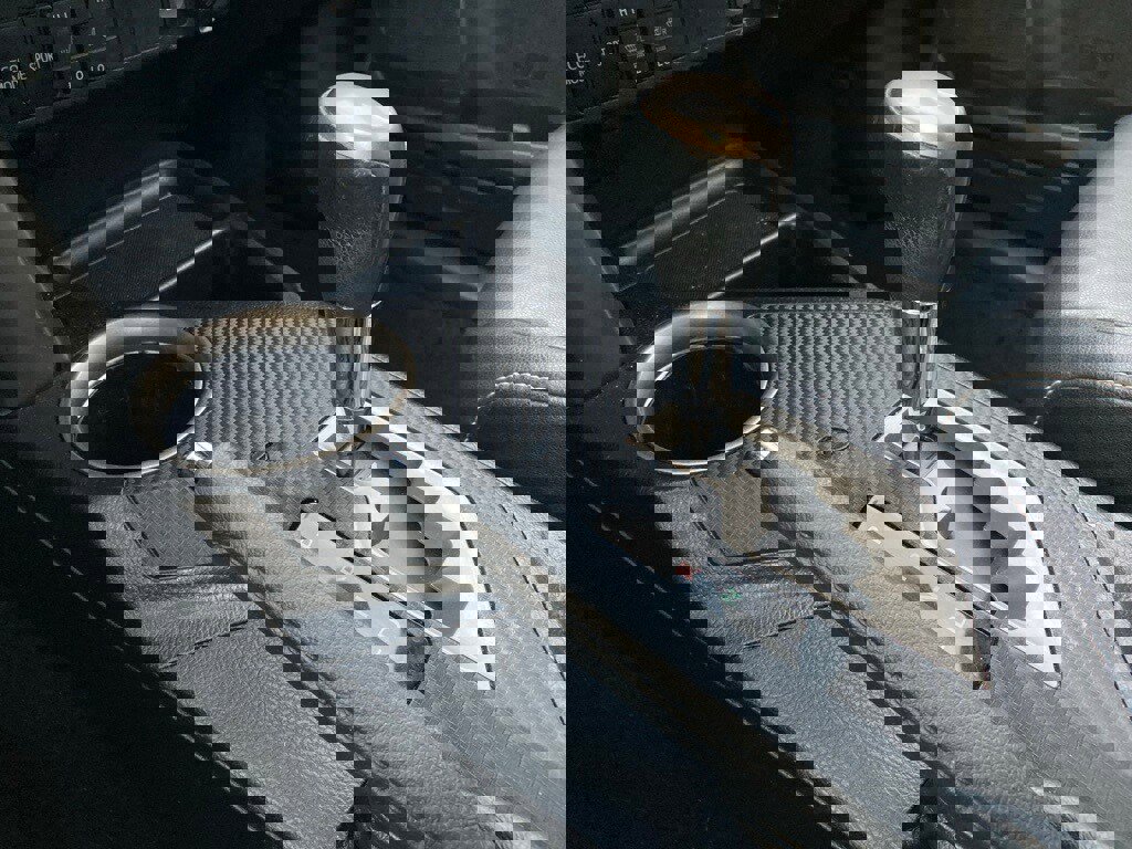 Used 2015 Toyota RAV4 Limited w/ Technology Package image 27