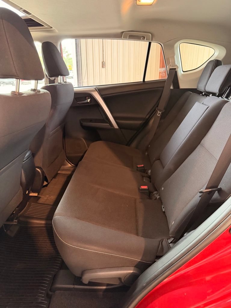 Used 2016 Toyota RAV4 XLE AWD/4WD image 16