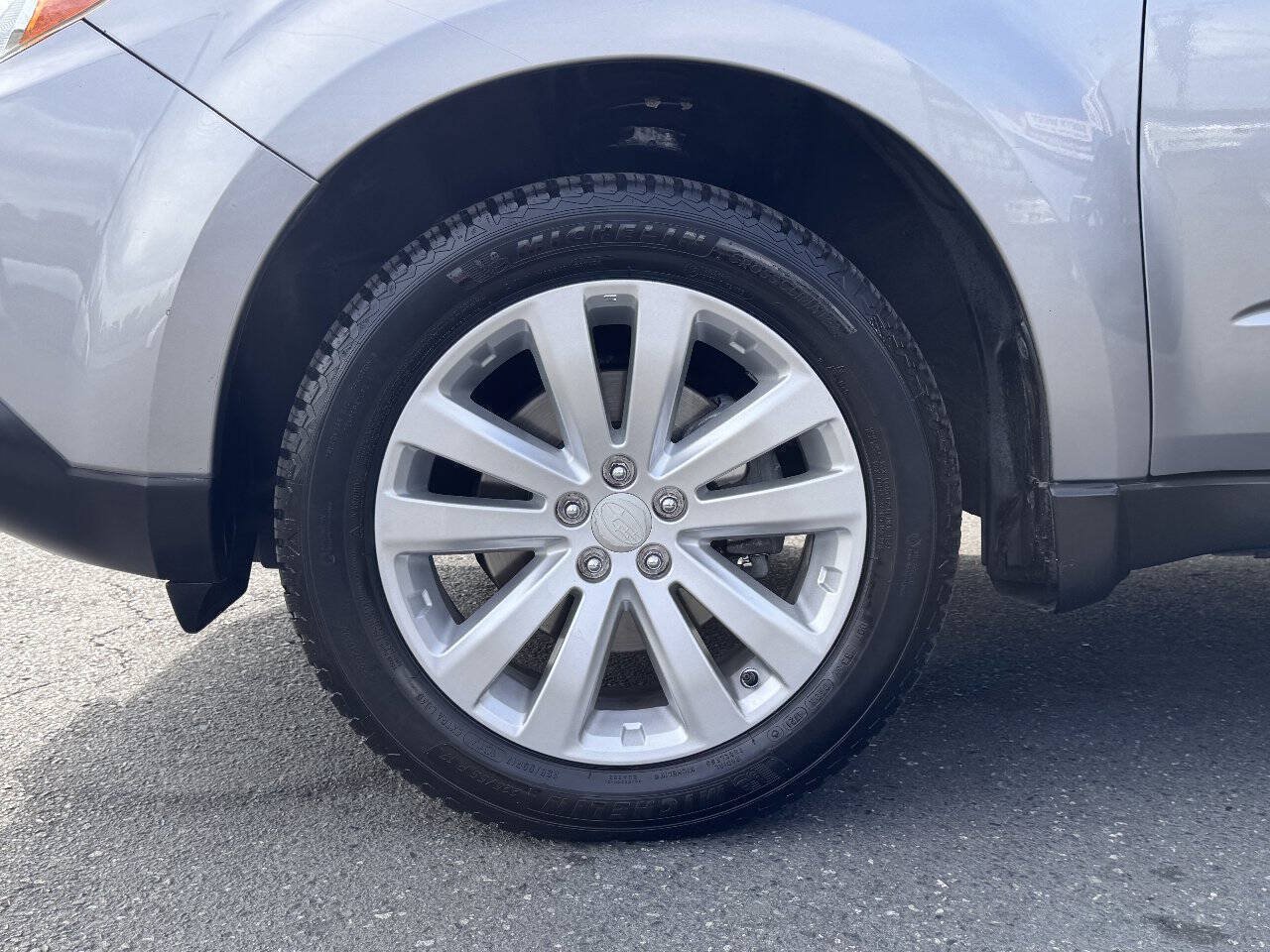 Used 2011 Subaru Forester 2.5X Premium AWD/4WD image 2