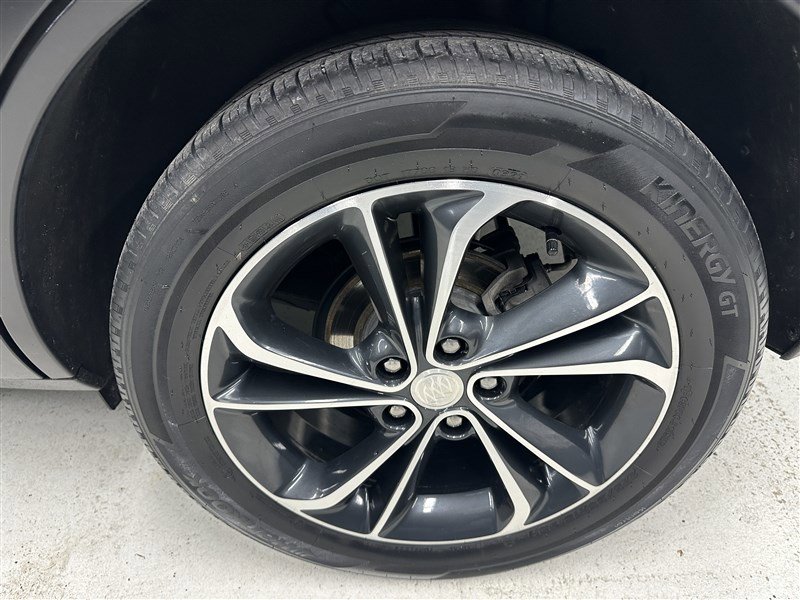 Used 2021 Buick Encore GX Select image 16