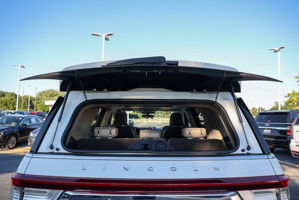 Used 2022 Lincoln Navigator Reserve AWD/4WD image 32