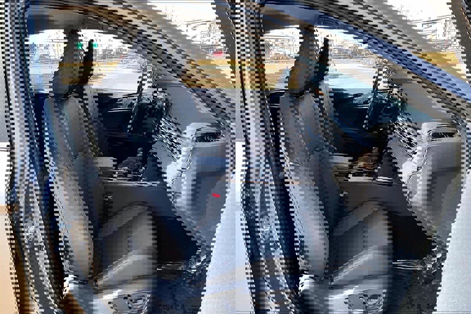 Used 2026 Toyota Camry XLE image 9