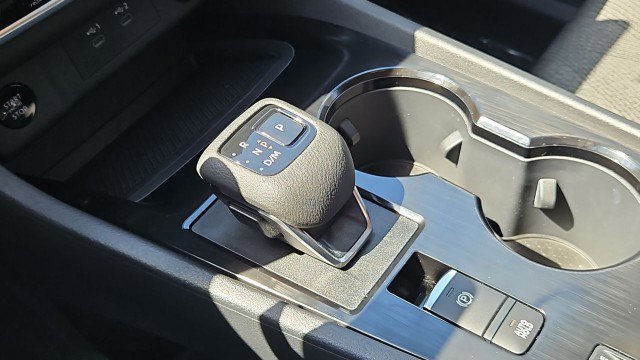 Used 2025 Nissan Rogue SV FWD image 15