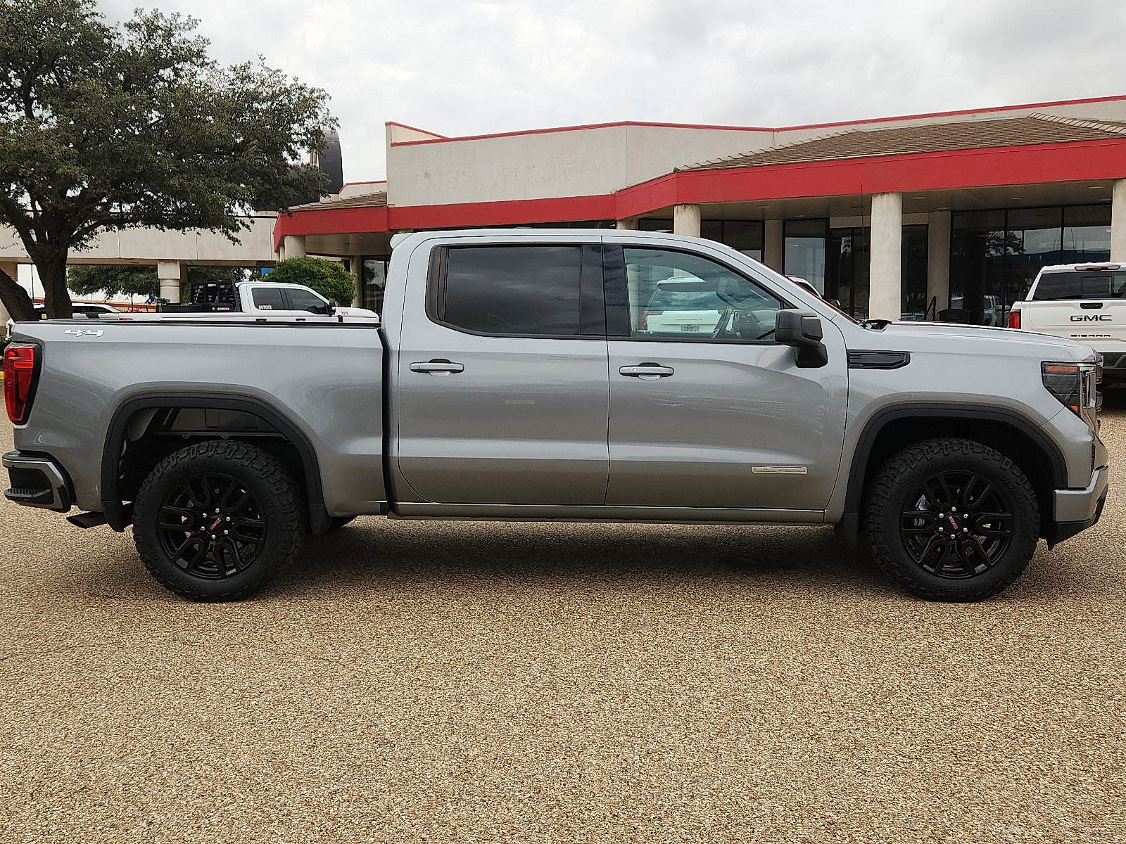 Used 2023 GMC Sierra 1500 Elevation AWD/4WD image 5