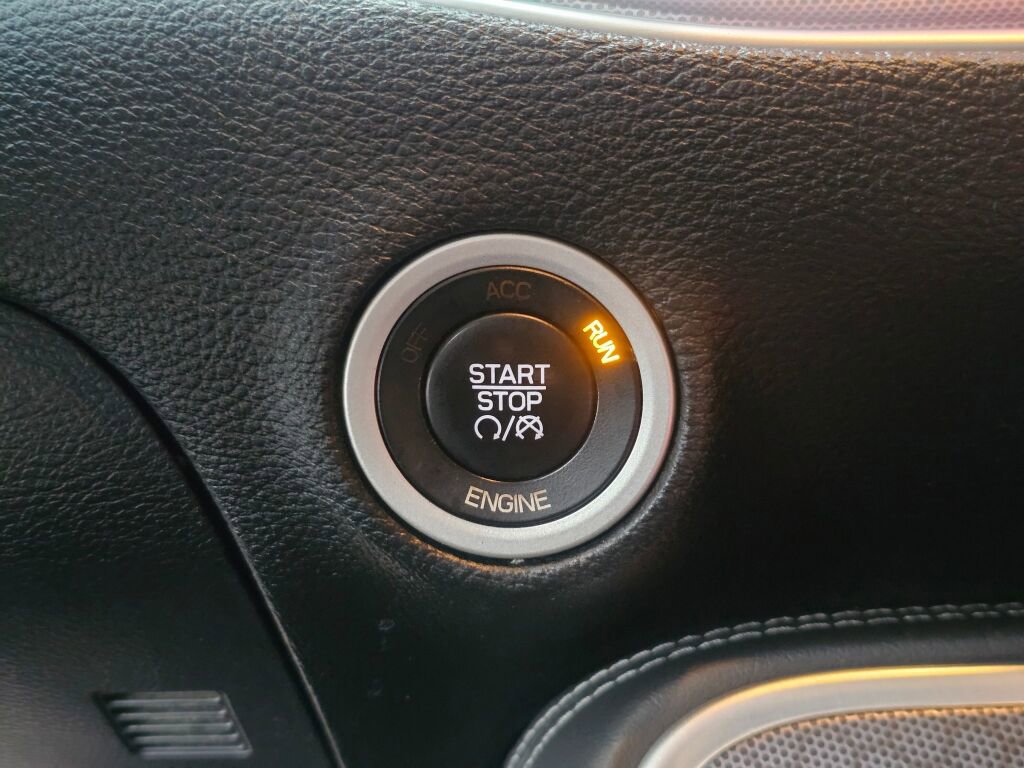 Used 2015 Dodge Challenger R/T Plus image 31