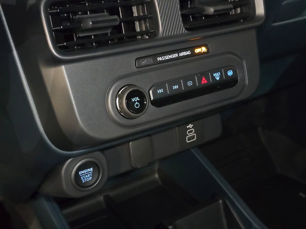 New 2025 Ford Maverick XLT w/ Black Appearance Package image 27