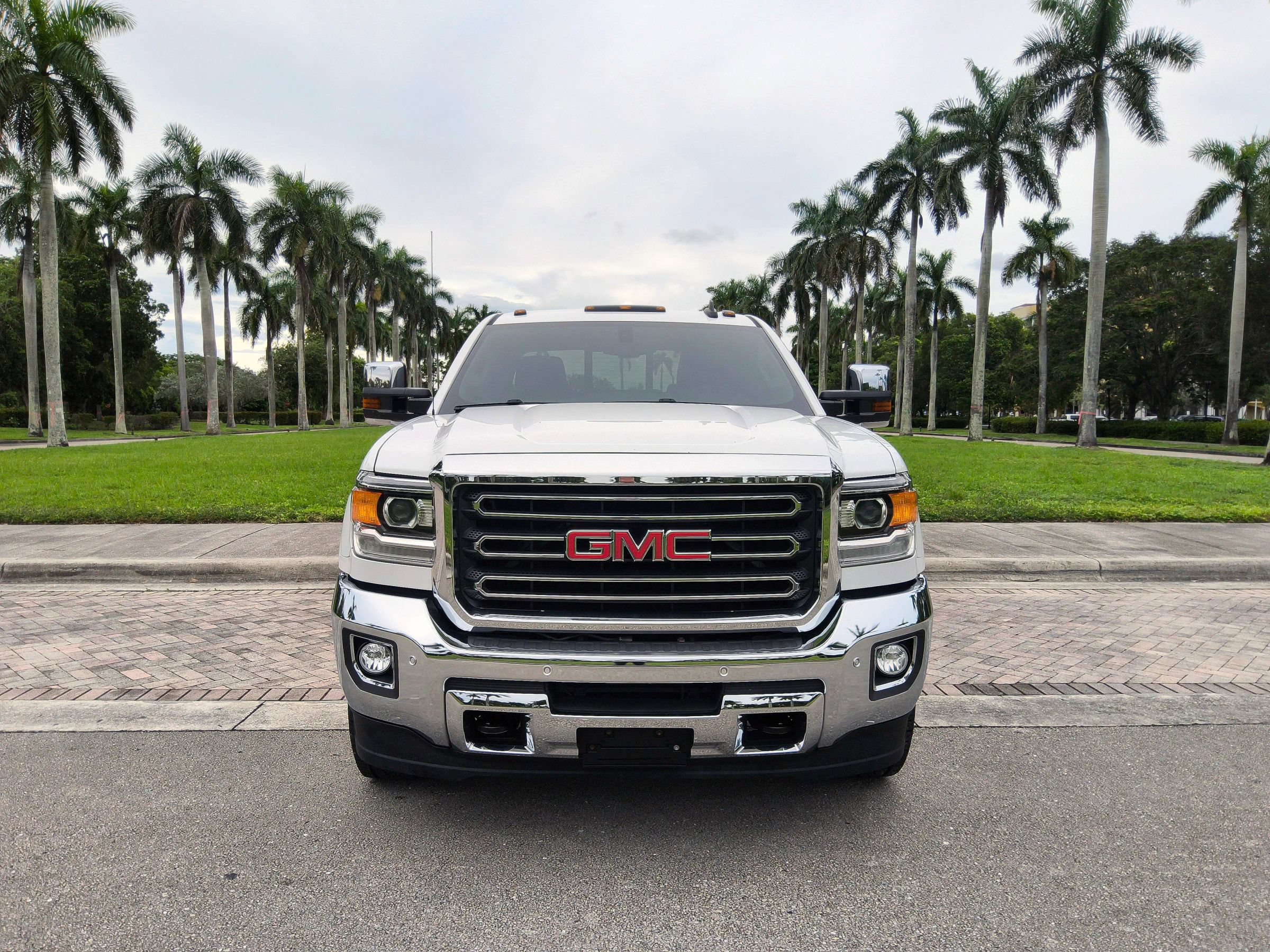 Used 2019 GMC Sierra 2500 SLT AWD/4WD image 2