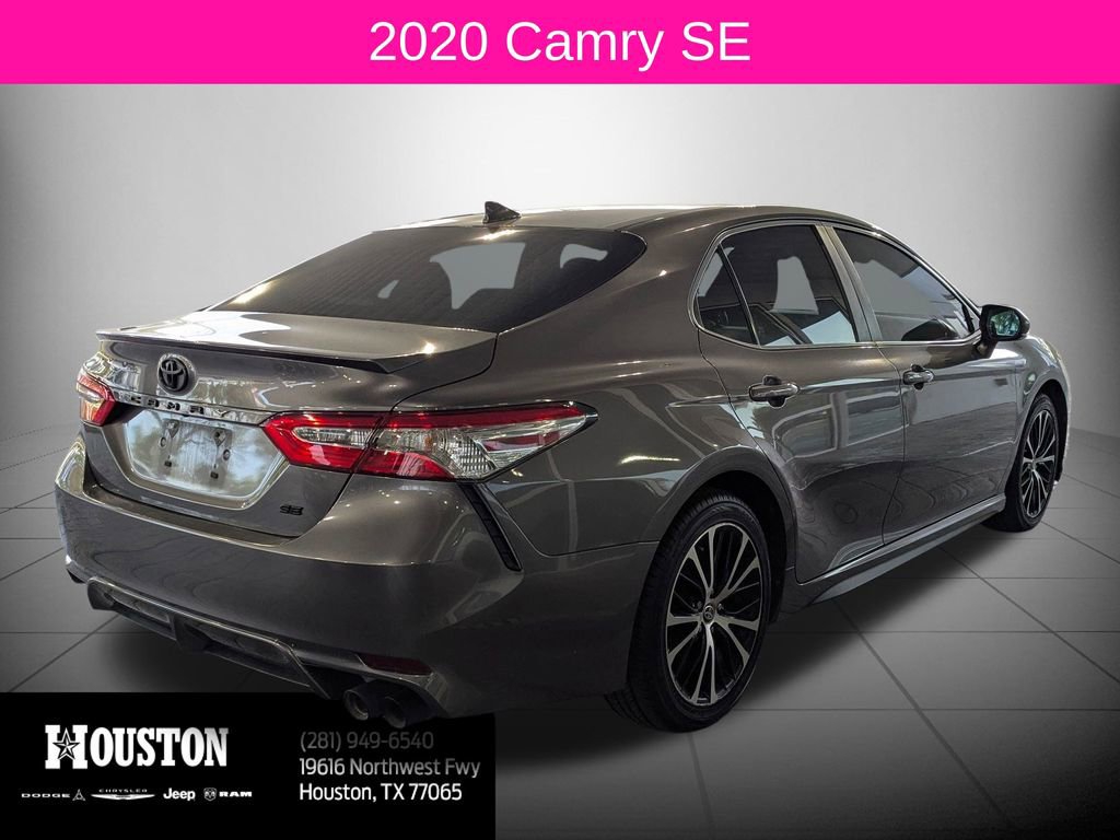 Used 2020 Toyota Camry SE image 2