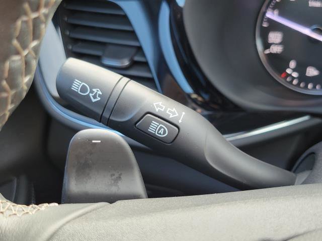 Used 2023 Buick Envision Avenir image 16